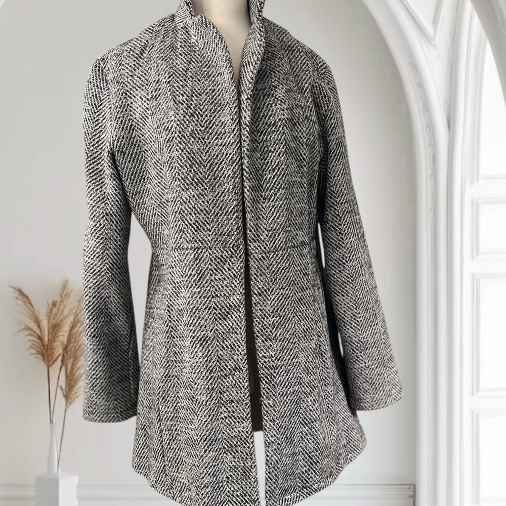 SHEIN Black and White Herringbone Patterned Coat